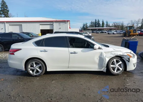 2015 Nissan Altima 2.5 Sv z USA, uszkodzony, nr VIN 1N4AL3AP3FC140243